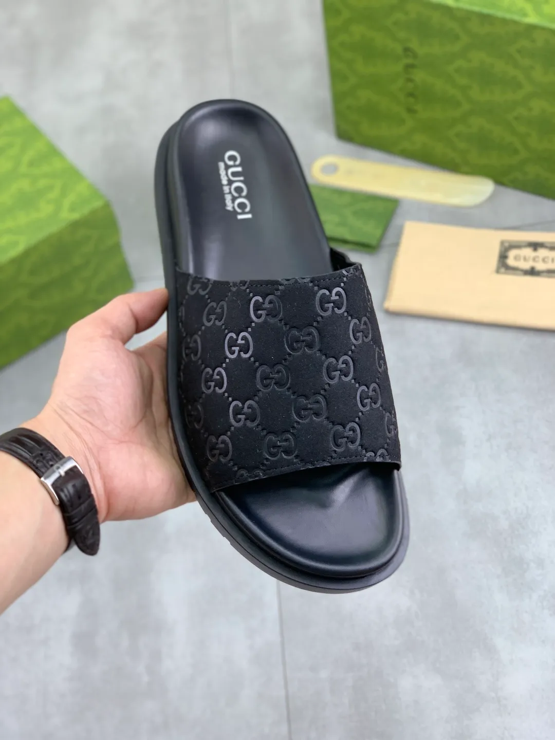 Men's Men's Shoes💰P320💰[New Style]🎁🎁🎁 High-quality GUCCI new casual slippers for the Year of the Snake, original official website, perfect workmanship, transmitting a kind of noble luxury, sublimating its definition of luxury in Gucci's high-end extraordinary craftsmanship. Original Gucci double G combination outsole, code number: 38-44 (45 customized)